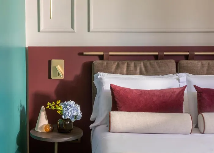 Adoro Hotel