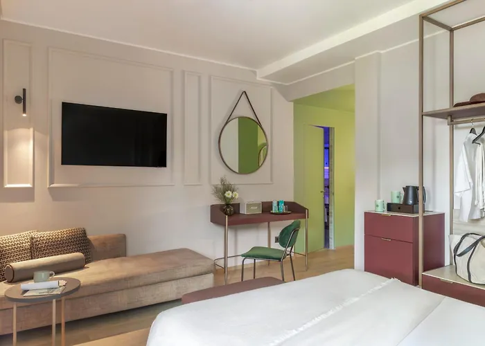 Adoro Hotel 4*