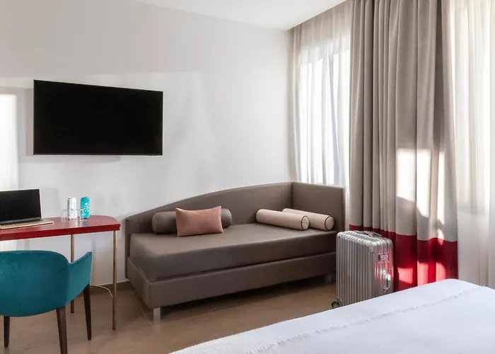 Adoro Hotel 4*